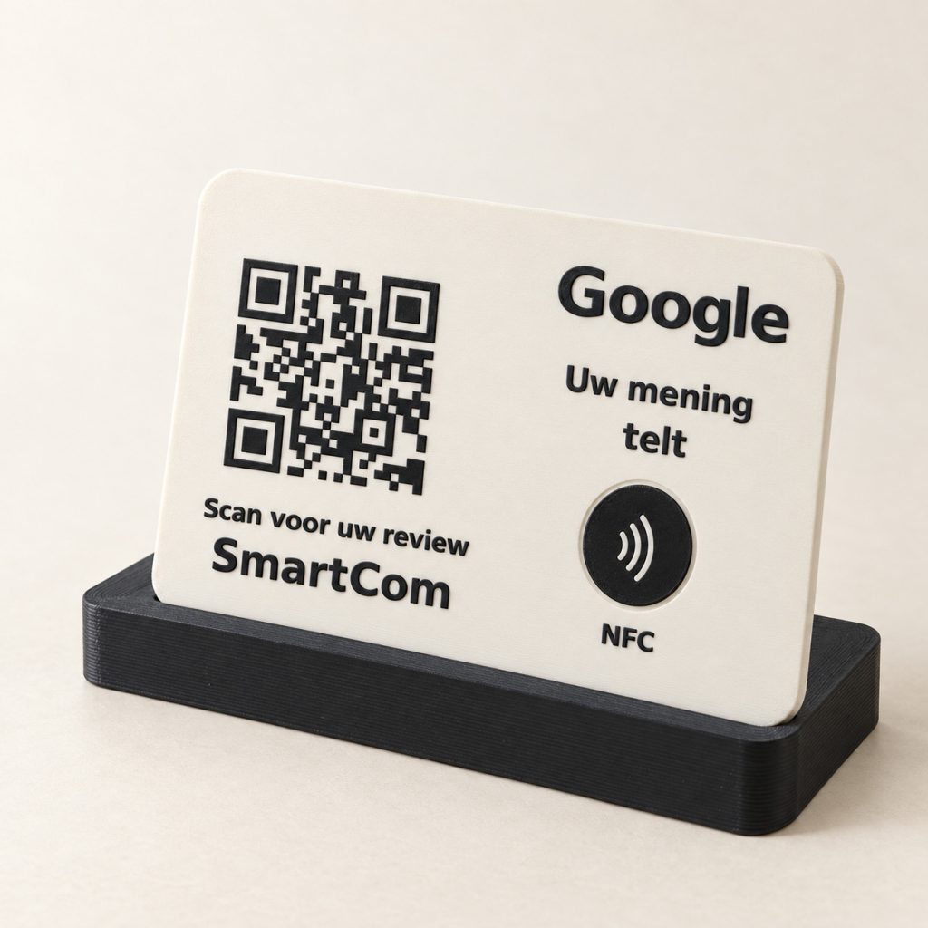 Geprinte review-standaard met QR-code en NFC-tag